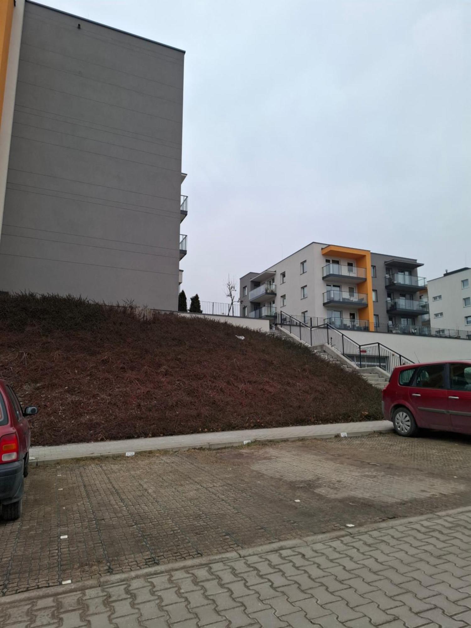 Mieszkanie 46M2 - 2 Pokojowe Z Ogrodkiem , Wifi , Bezplatny Parking Nr 126, Szybkie Polaczenie Z Lotniskiem, Autobus 120 — Photos 1